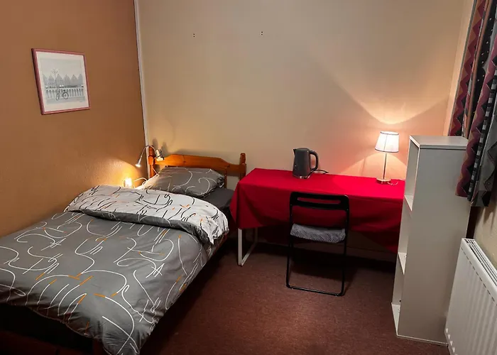 Best Place Single Bedroom Close To Uni And Shopping Center & Free Parking