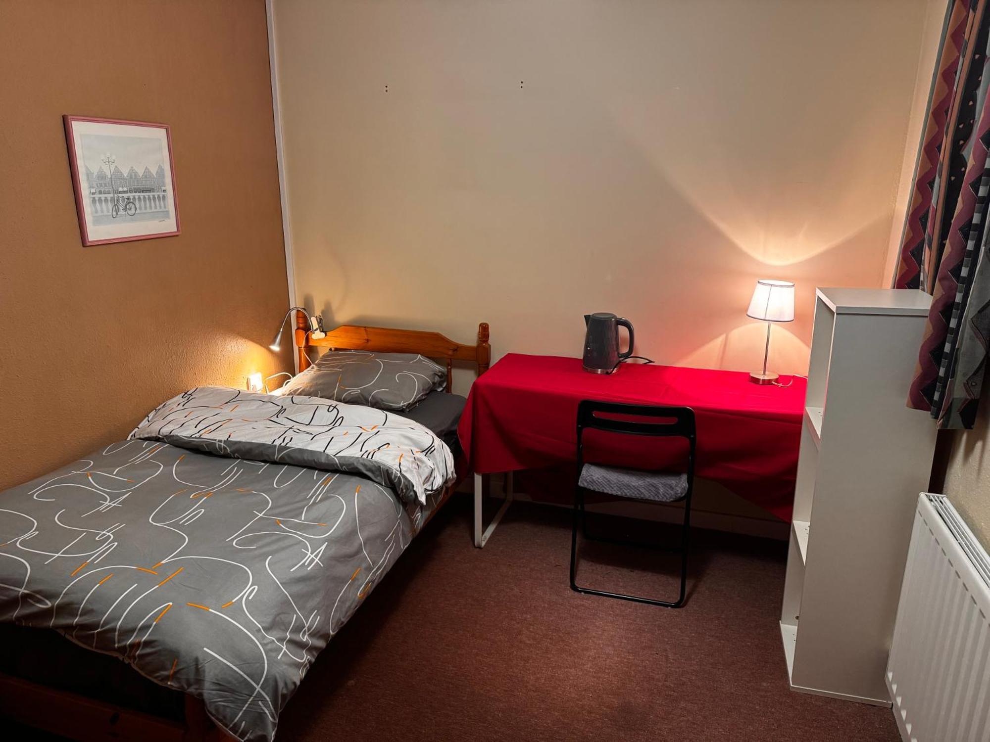 Place Single Bedroom Close To Uni And Shopping Center & Free Parking Coventry
